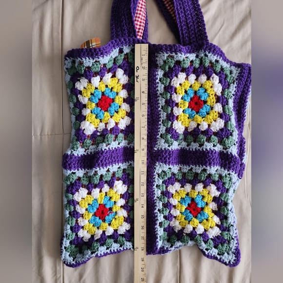 Women's Crochet Handmade Tote Bag with liner and a pocket - Picture 5 of 10